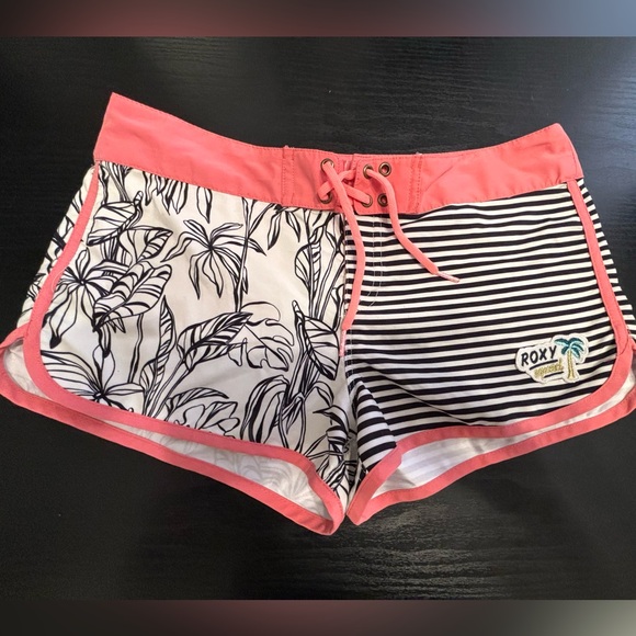 Roxy girl shorts - Picture 1 of 3